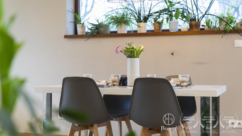 BOSEN | Rodinný bungalov s garážou na súkromnej ulici – Dubová, Miloslavov, 104 m2