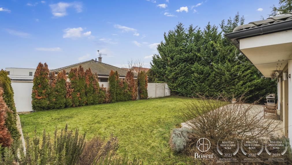 BOSEN | Rodinný bungalov s garážou na súkromnej ulici – Dubová, Miloslavov, 104 m2