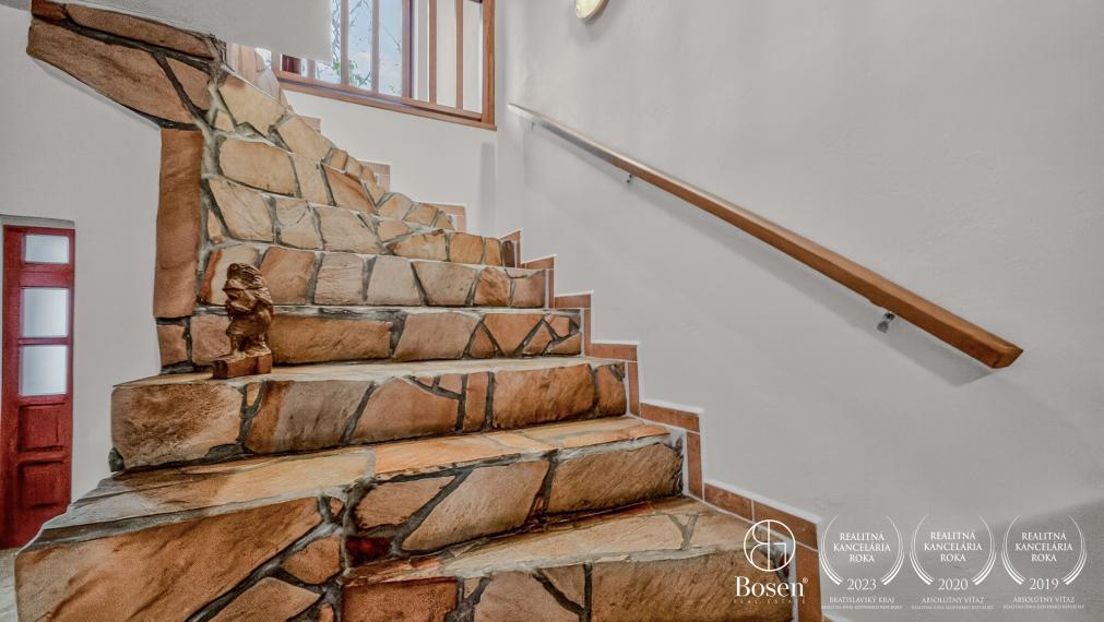 BOSEN | Prízemný rodinný dom s obytným podkrovím, Tornaľa, 604m2.