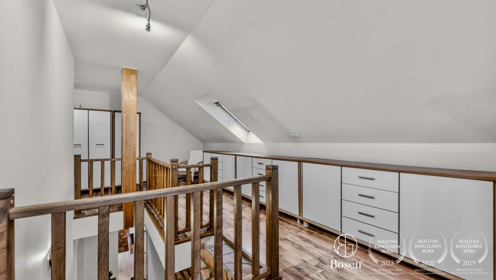 BOSEN | Prízemný rodinný dom s obytným podkrovím, Tornaľa, 604m2.