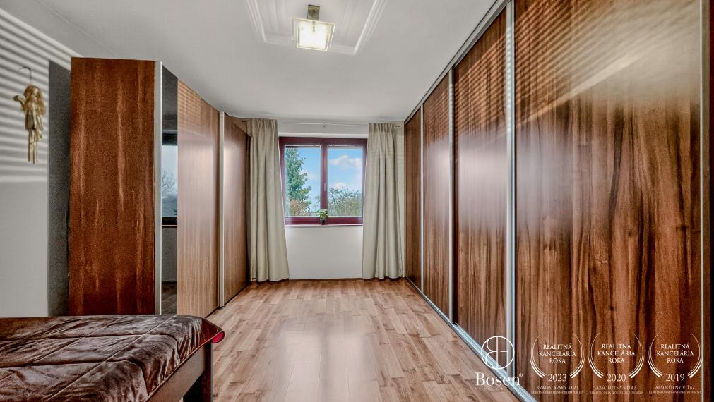 BOSEN | Prízemný rodinný dom s obytným podkrovím, Tornaľa, 604m2.