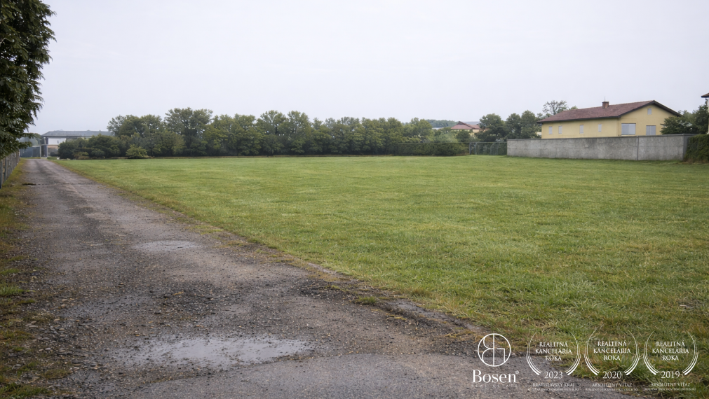 BOSEN | Pozemok s potenciálom pre výstavbu rodinných domov