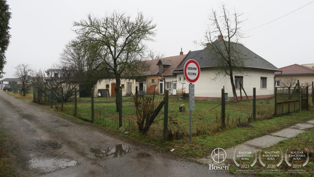 BOSEN | Pozemok s potenciálom pre výstavbu rodinných domov