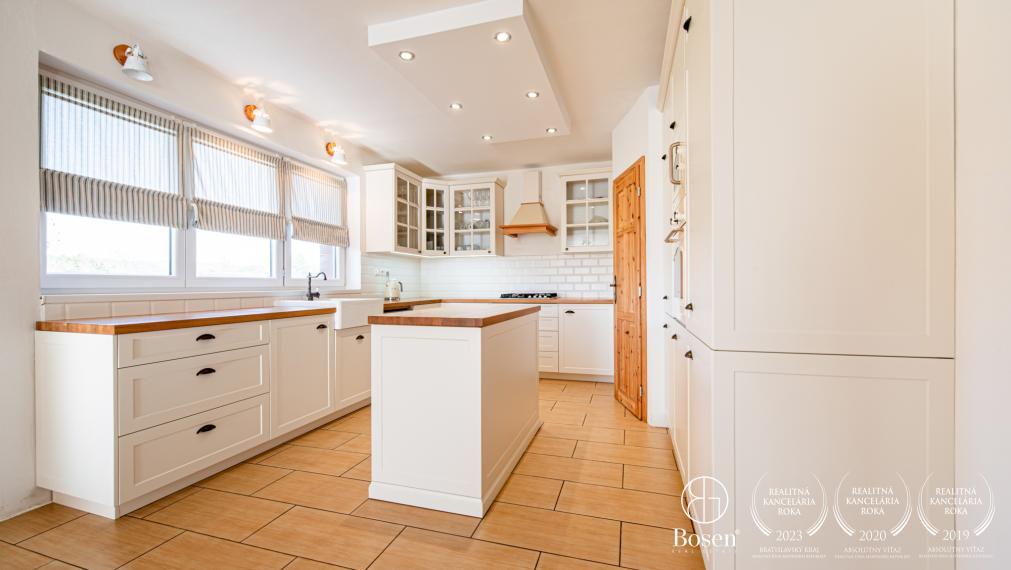 BOSEN | Na predaj 5i RD s pozemkom 1517m2 - Trenčianska Teplá, časť Príles