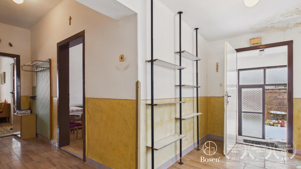 BOSEN | Na predaj rodinný dom v obci Závod