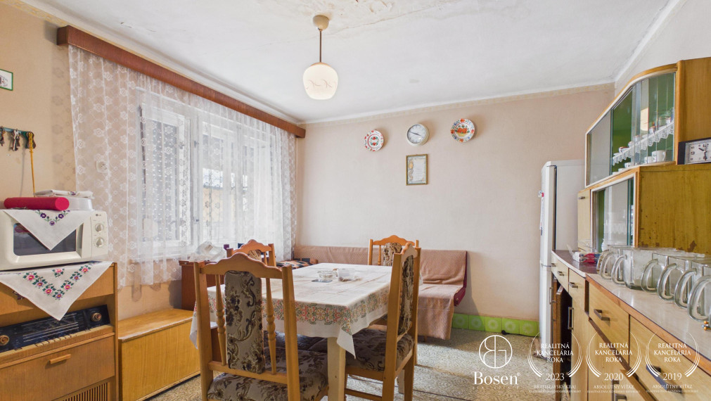 BOSEN | Na predaj rodinný dom v obci Závod