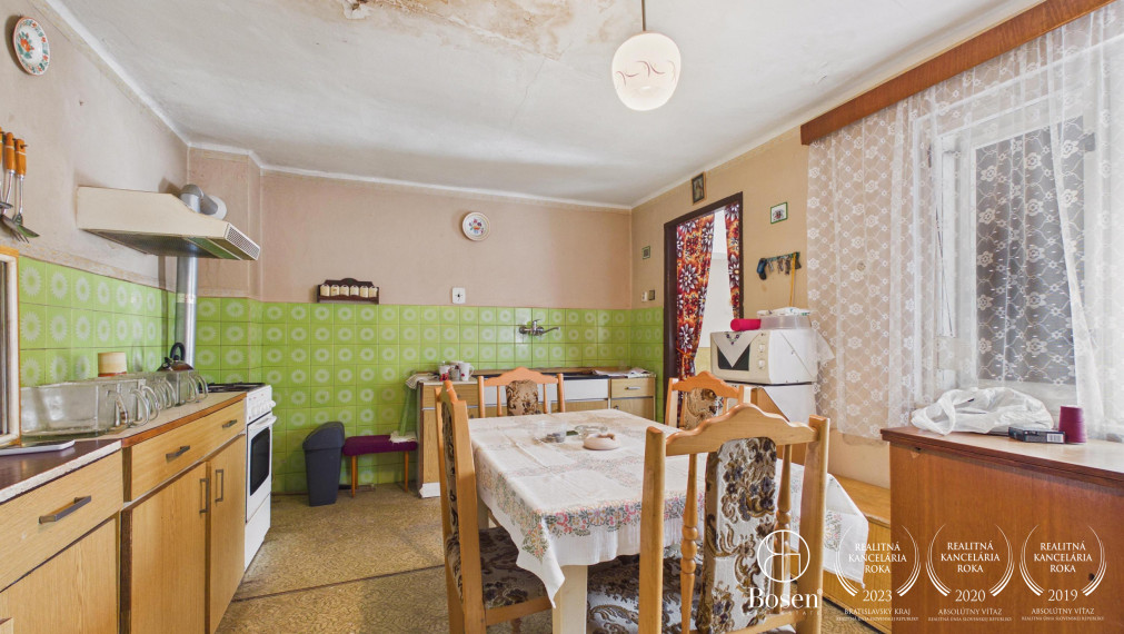 BOSEN | Na predaj rodinný dom v obci Závod