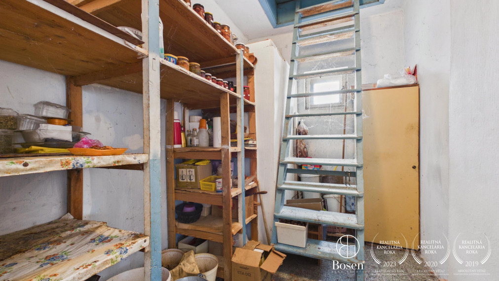 BOSEN | Na predaj rodinný dom v obci Závod