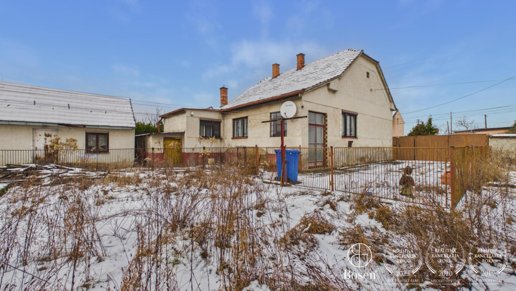 BOSEN | Na predaj rodinný dom v obci Závod
