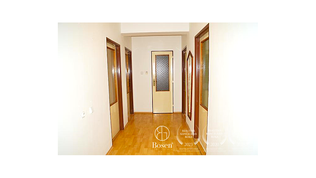 BOSEN | 3i tehlový byt s loggiou, širšie centrum, 87 m2