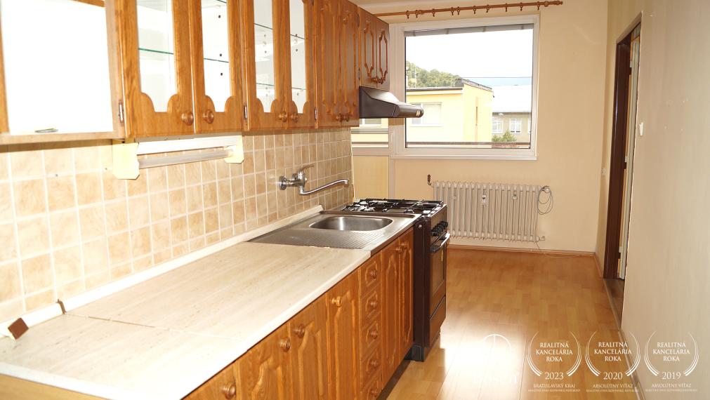 BOSEN | 3i tehlový byt s loggiou, širšie centrum, 87 m2