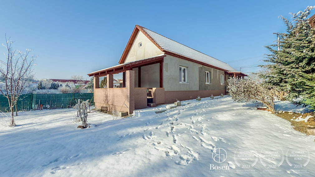 BOSEN | Rodinný dom s vidieckym nádychom v obci Číž, 1009m2
