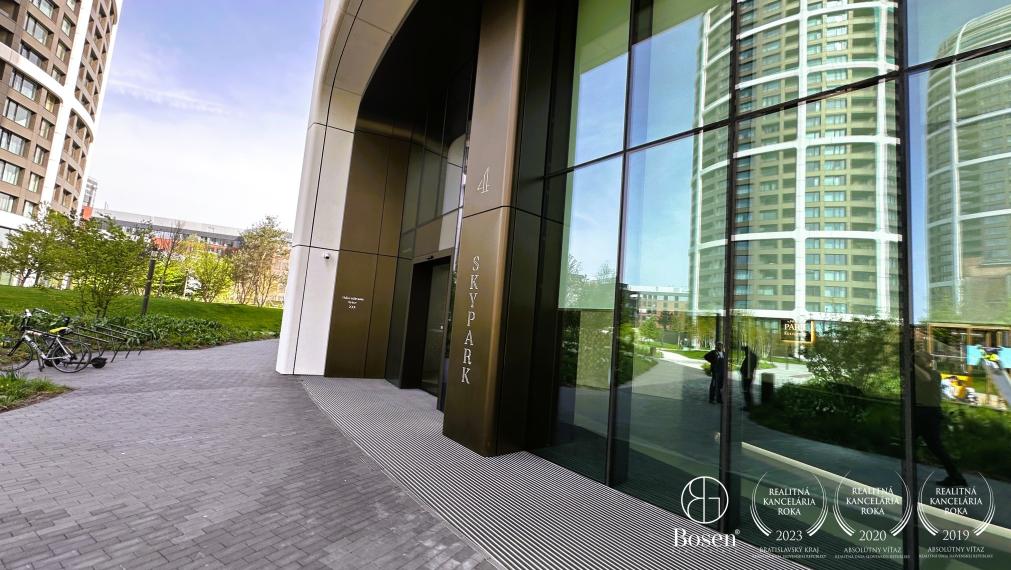 SKY Park - elegantný 2-izbový byt s terasou a panoramatickým výhľadom