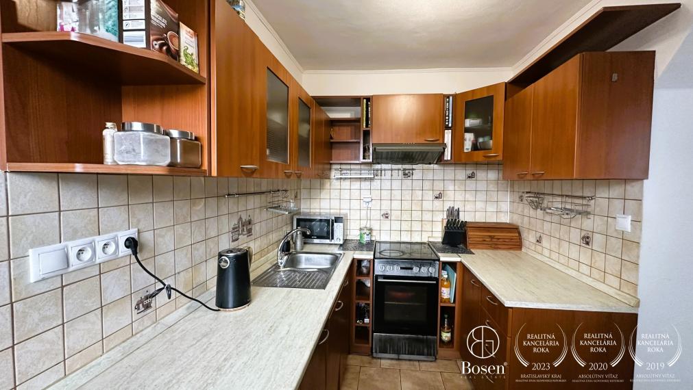 LOYALTERS |  4-izbový byt s garážou a záhradou v Lutile