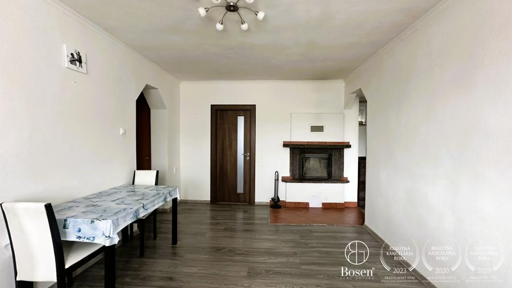 LOYALTERS |  4-izbový byt s garážou a záhradou v Lutile