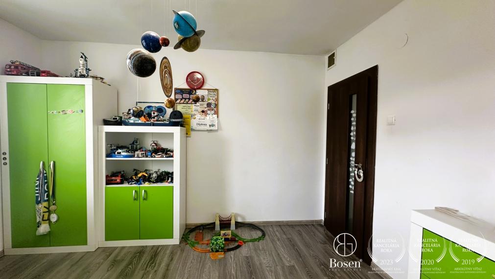 LOYALTERS |  4-izbový byt s garážou a záhradou v Lutile