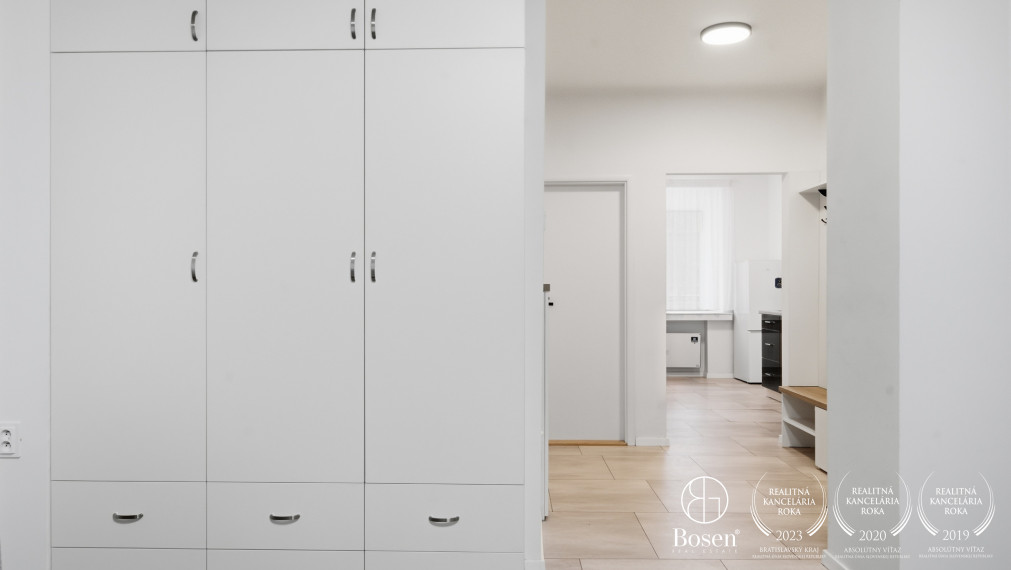 BOSEN | 2 izbový byt blízko centra mesta v tichej ulici, Lermontovova, 55 m²