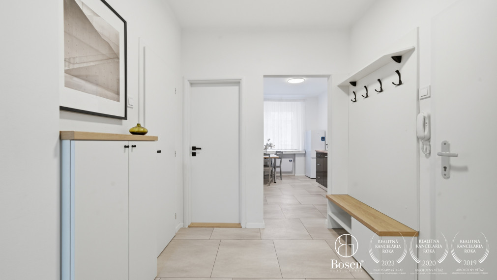 BOSEN | 2 izbový byt blízko centra mesta v tichej ulici, Lermontovova, 55 m²