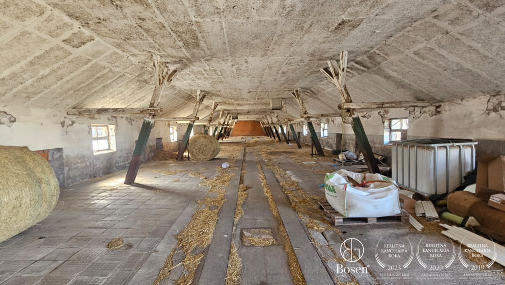 BOSEN | Priemyselný areál s 3 budovami, Kostolné Kračany – 18069 m²