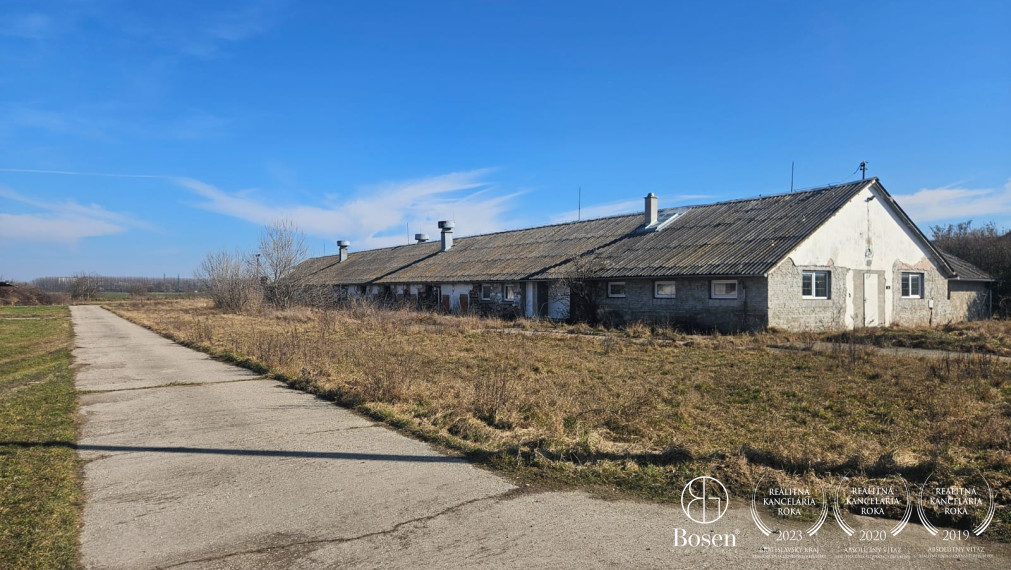 BOSEN | Priemyselný areál s 3 budovami, Kostolné Kračany – 18069 m²