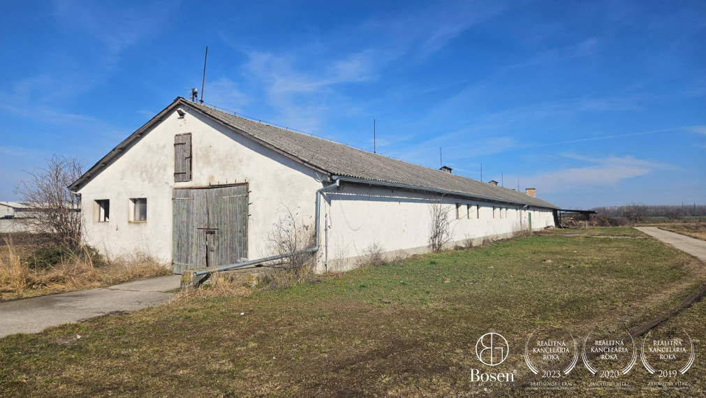BOSEN | Priemyselný areál s 3 budovami, Kostolné Kračany – 18069 m²