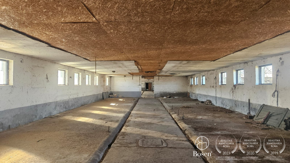 BOSEN | Priemyselný areál s 3 budovami, Kostolné Kračany – 18069 m²