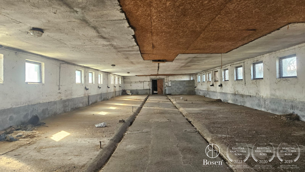 BOSEN | Priemyselný areál s 3 budovami, Kostolné Kračany – 18069 m²