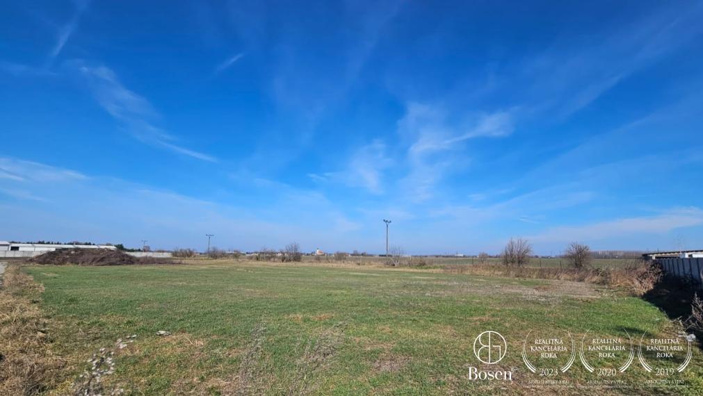 BOSEN | Priemyselný areál s 3 budovami, Kostolné Kračany – 18069 m²