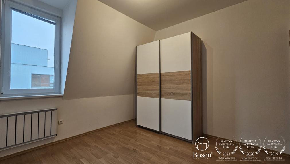 BOSEN | Prenájom: 2 IZBOVÝ BYT V TEHLOVOM DOME, 58 M2, CENTRUM