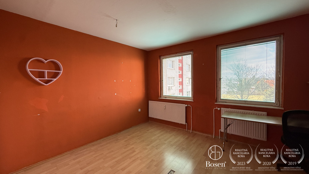 BOSEN | Praktický 4 izb.byt s loggiou a pivnicou, pôvodný stav, Vrakuňa, Vŕbová, 84 m2