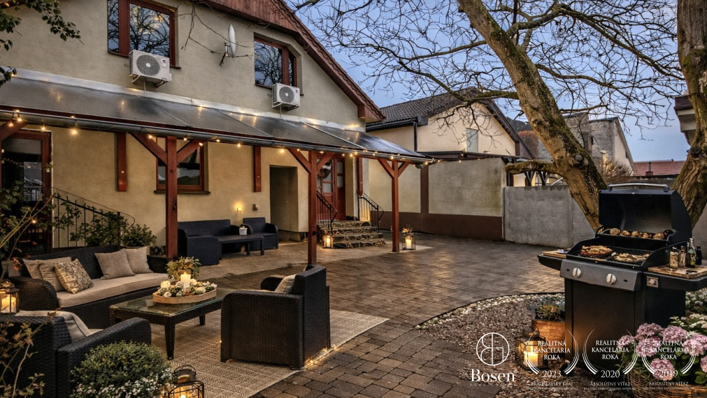 BOSEN | Prízemný rodinný dom s obytným podkrovím, Tornaľa, 604m2.