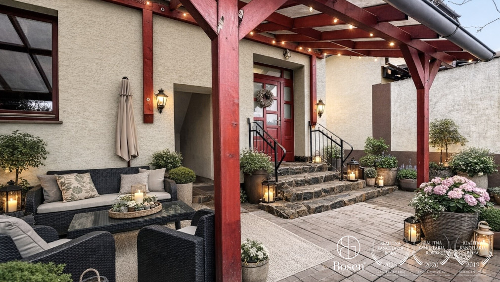 BOSEN | Prízemný rodinný dom s obytným podkrovím, Tornaľa, 604m2.