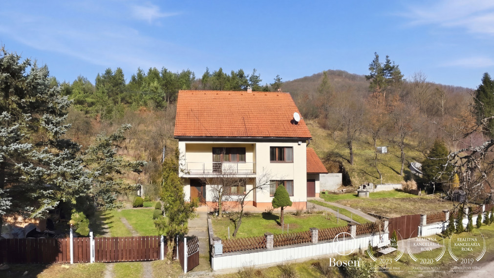 LOYALTERS | Veľký rodinný dom s garážou Rudno nad Hronom