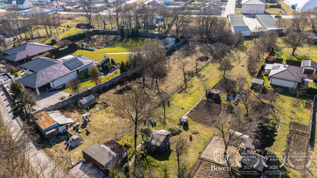 BOSEN | Stavebný pozemok 1780 m2 pre rodinný dom, Senica