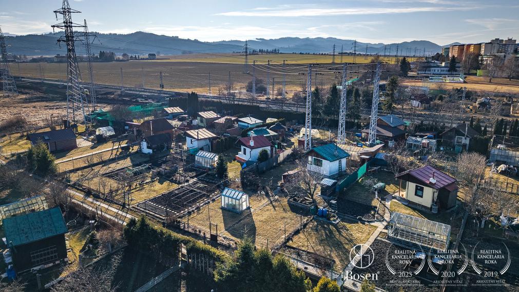 BOSEN | Záhradná chatka s pivnicou a skleníkom – Starý Juh