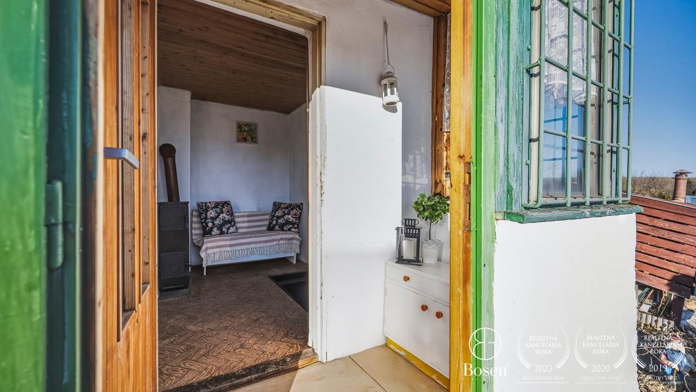 BOSEN | Záhradná chatka s pivnicou a skleníkom – Starý Juh