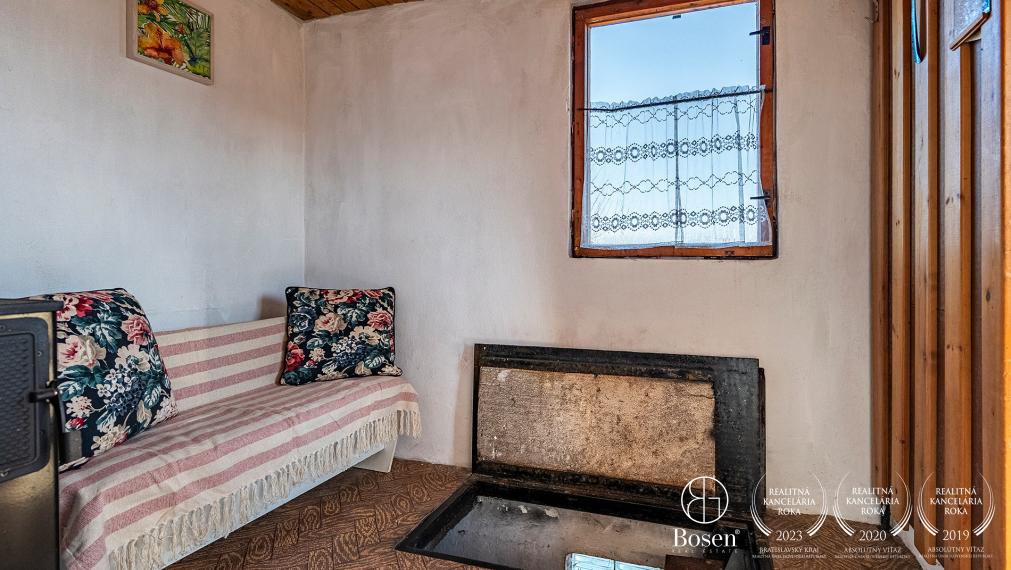 BOSEN | Záhradná chatka s pivnicou a skleníkom – Starý Juh