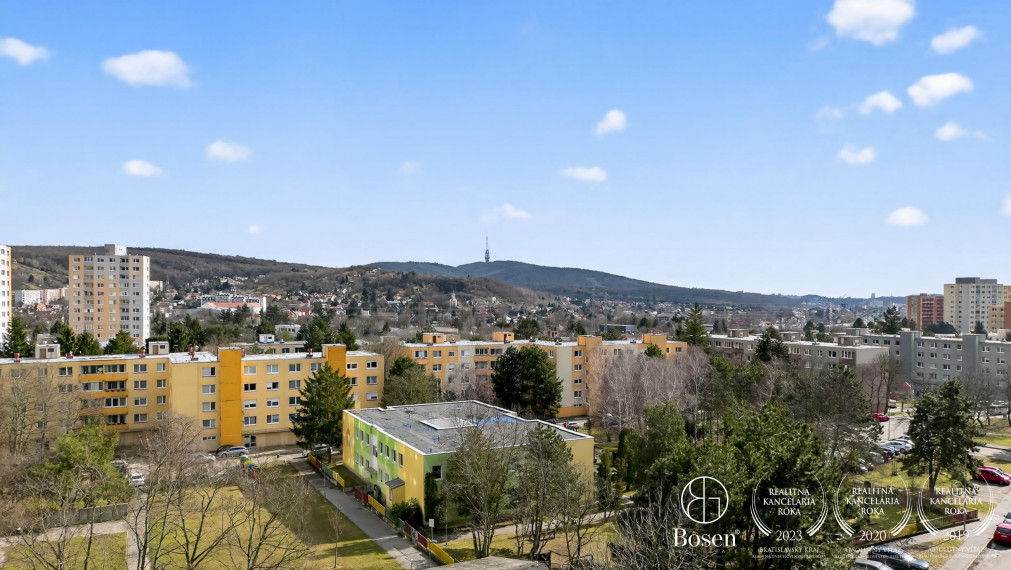 BOSEN | 4 izb. byt s loggiou a pivnicou, pôvodný stav, Dúbravka,  80,39 m2