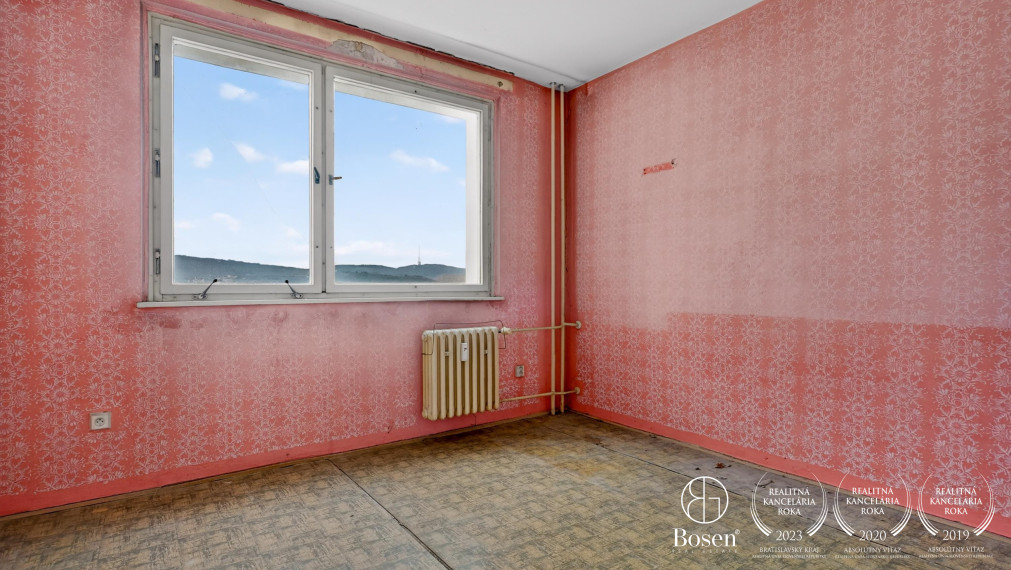 BOSEN | 4 izb. byt s loggiou a pivnicou, pôvodný stav, Dúbravka,  80,39 m2