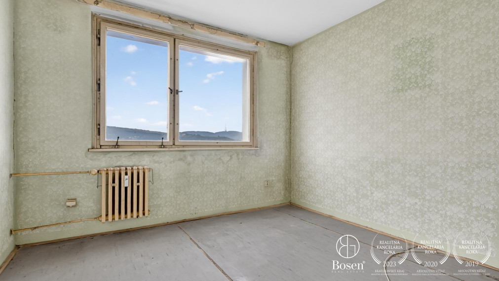 BOSEN | 4 izb. byt s loggiou a pivnicou, pôvodný stav, Dúbravka,  80,39 m2