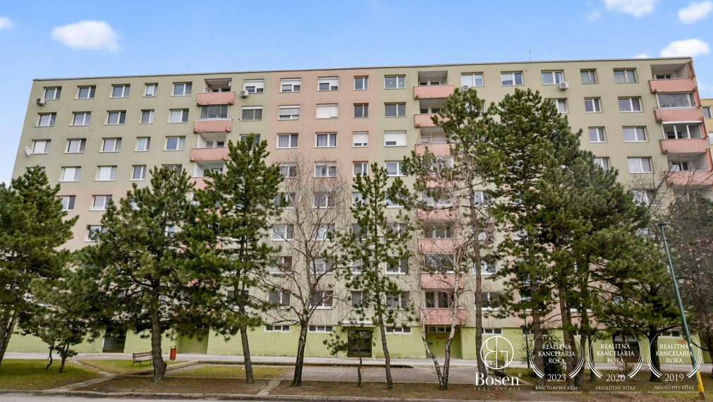 BOSEN | 4 izb. byt s loggiou a pivnicou, pôvodný stav, Dúbravka,  80,39 m2