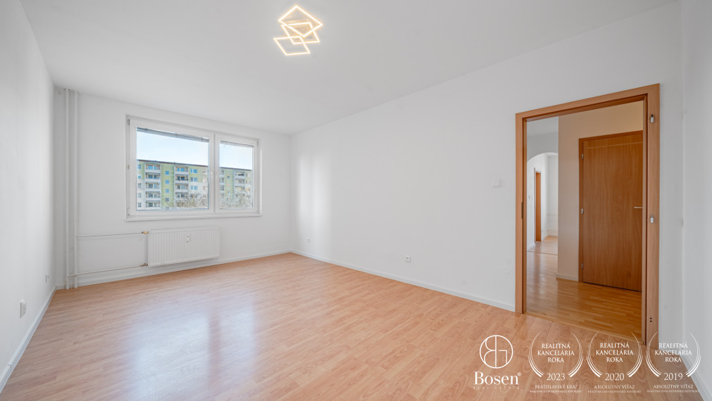 BOSEN | Slnečný 3 izbový byt s balkónom, Senica