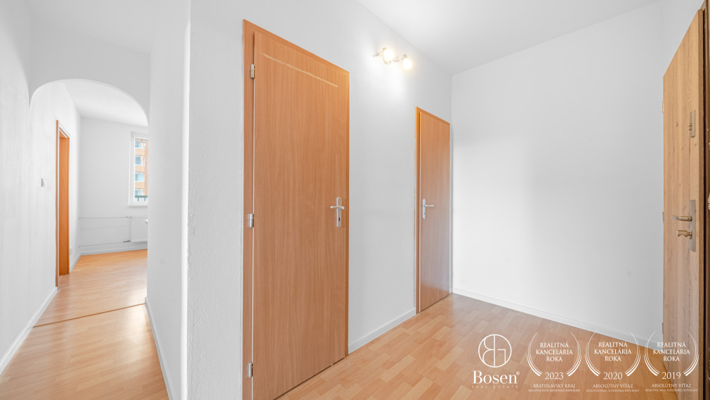 BOSEN | Slnečný 3 izbový byt s balkónom, Senica