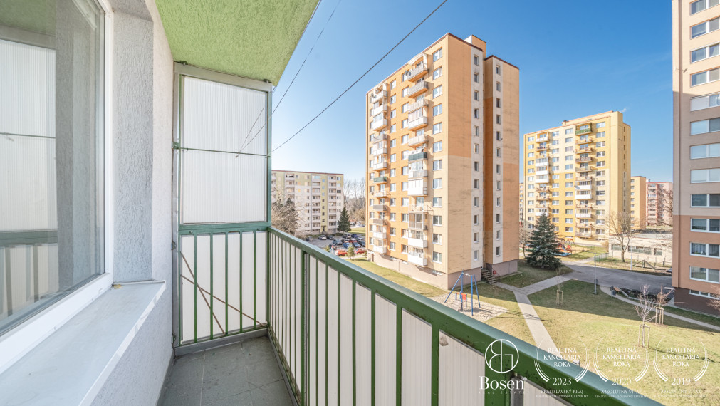 BOSEN | Slnečný 3 izbový byt s balkónom, Senica