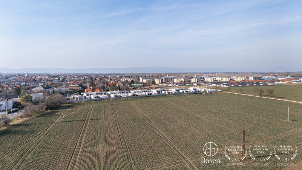BOSEN | Pozemok určený na výstavbu rodinných domov