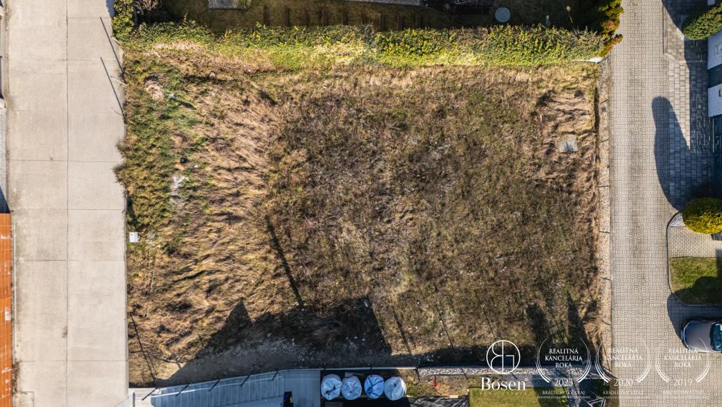 BOSEN | Pozemok na výstavbu rodinného domu, BA- Rača 435 m2