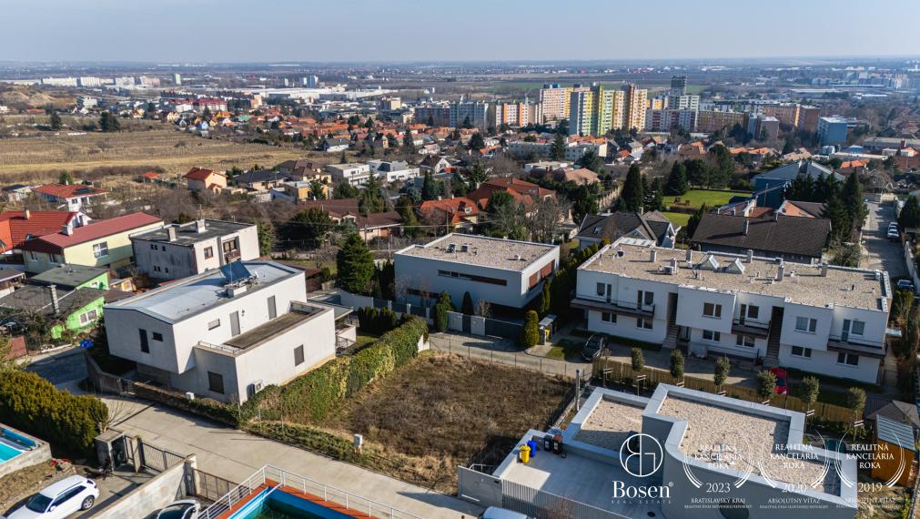 BOSEN | Pozemok na výstavbu rodinného domu, BA- Rača 435 m2
