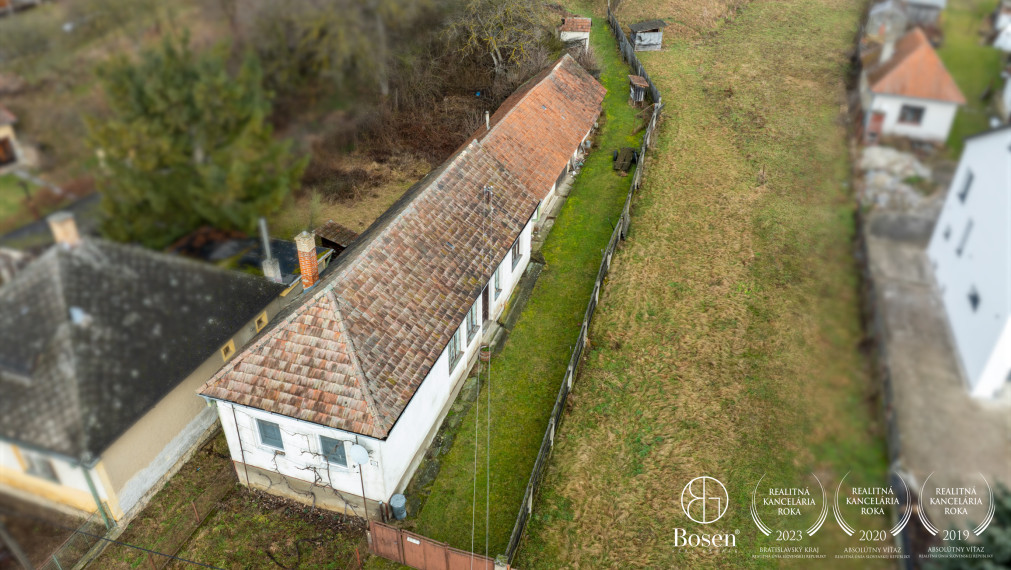 ARISE | Veľký pozemok s rodinným domom v obci Ješkova Ves