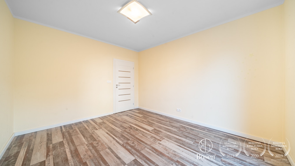 BOSEN | 3-izbový byt s terasou a balkónom, Hradný kopec, Búdkova