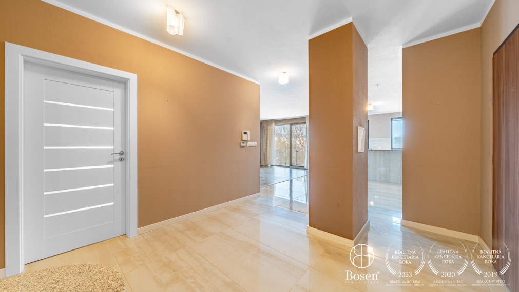 BOSEN | 3-izbový byt s terasou a balkónom, Hradný kopec, Búdkova